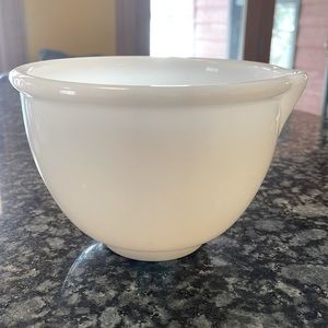 Glasbake for Sunbeam White Milk Glass Batter
Mixing Bowl with Pour Spout